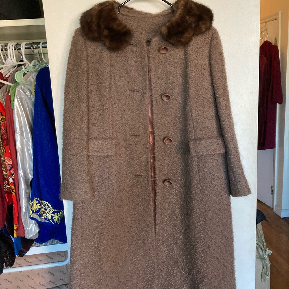 Vintage trench coat with fur collar